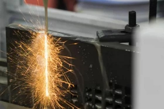 線切割加工如何工作？